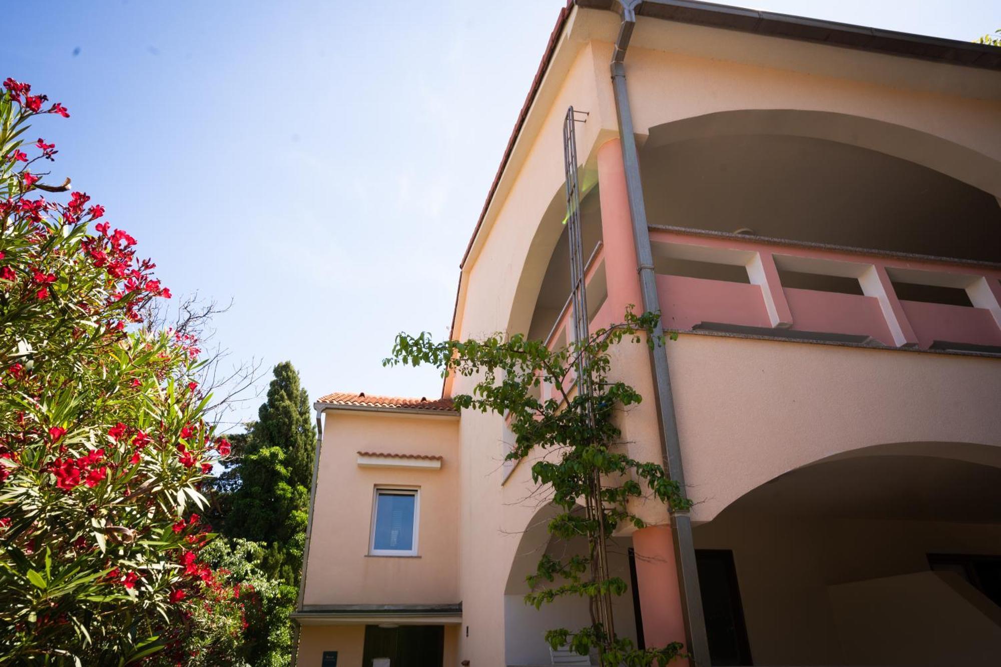 Villa Barbara Oasis Central Suite With Terrace Novalja Exterior photo